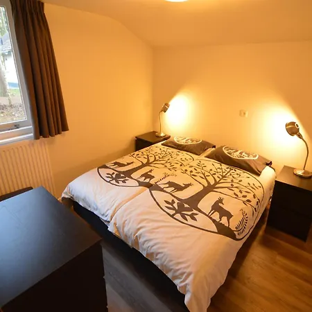 Completely Detached In A Nature Filled Park By A Large Fen Holiday home *