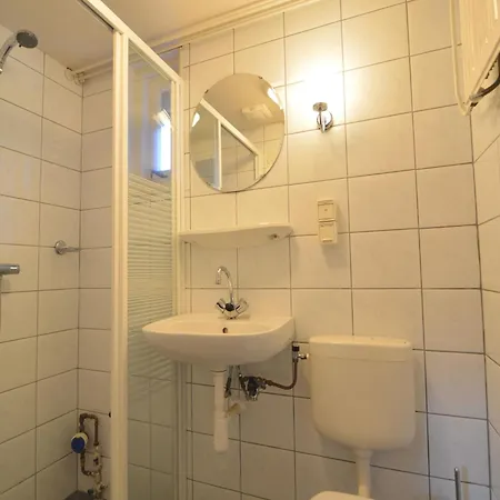 Holiday home Completely Detached In A Nature Filled Park By A Large Fen *
