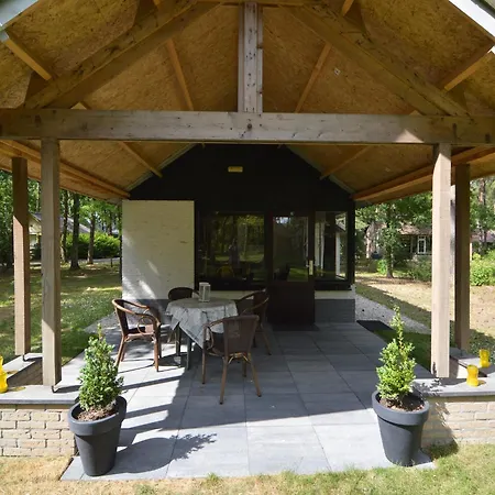 Dom wakacyjny Completely Detached In A Nature Filled Park By A Large Fen Stramproy