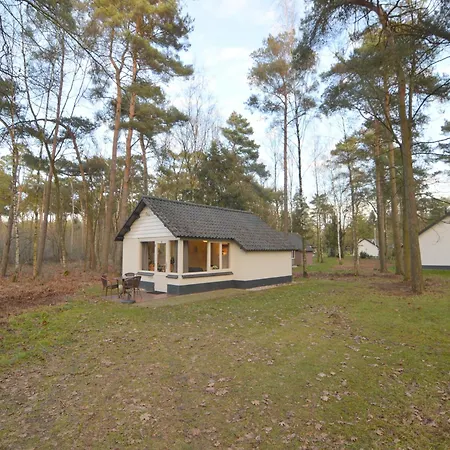 Casa de Férias Completely Detached In A Nature-filled Park By A Large Fen *