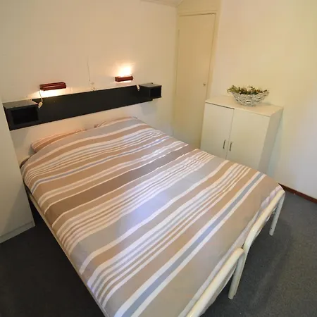 Holiday home Completely Detached In A Nature-filled Park By A Large Fen