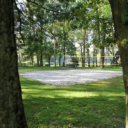 Casa de Férias Completely Detached In A Nature-filled Park By A Large Fen