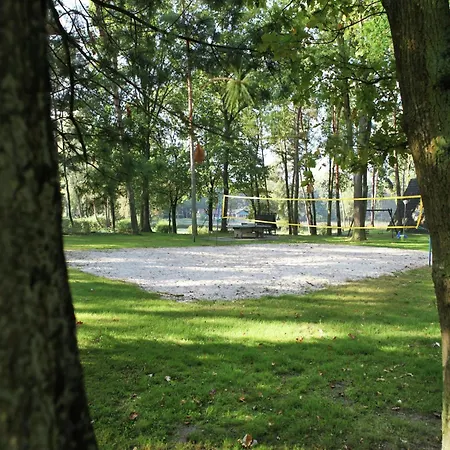 Completely Detached In A Nature-filled Park By A Large Fen בית נופש